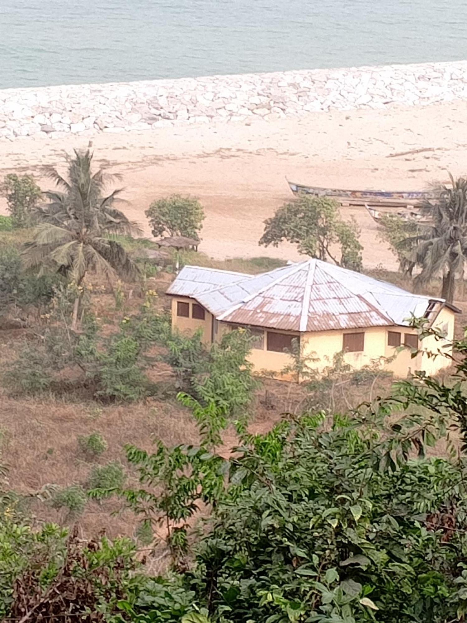 Abuesi Beach Resort Sekondi-Takoradi Eksteriør billede