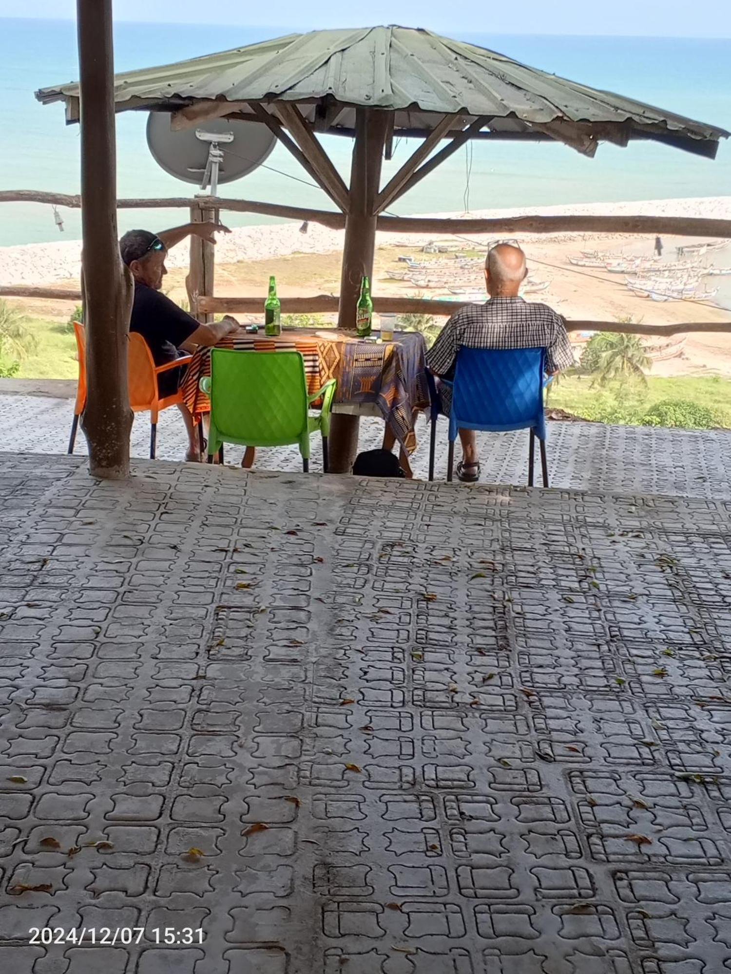 Abuesi Beach Resort Sekondi-Takoradi Eksteriør billede