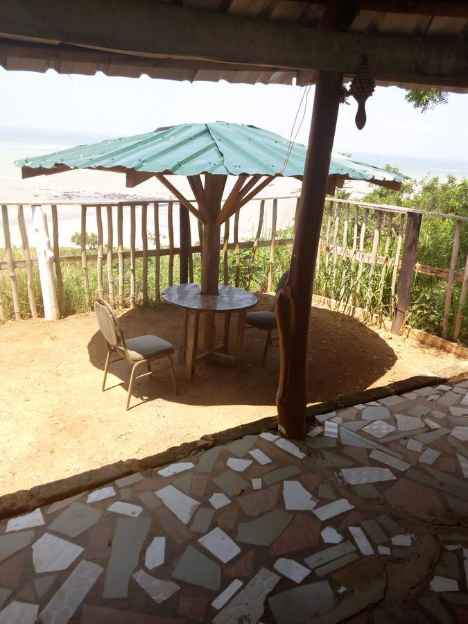 Abuesi Beach Resort Sekondi-Takoradi Eksteriør billede